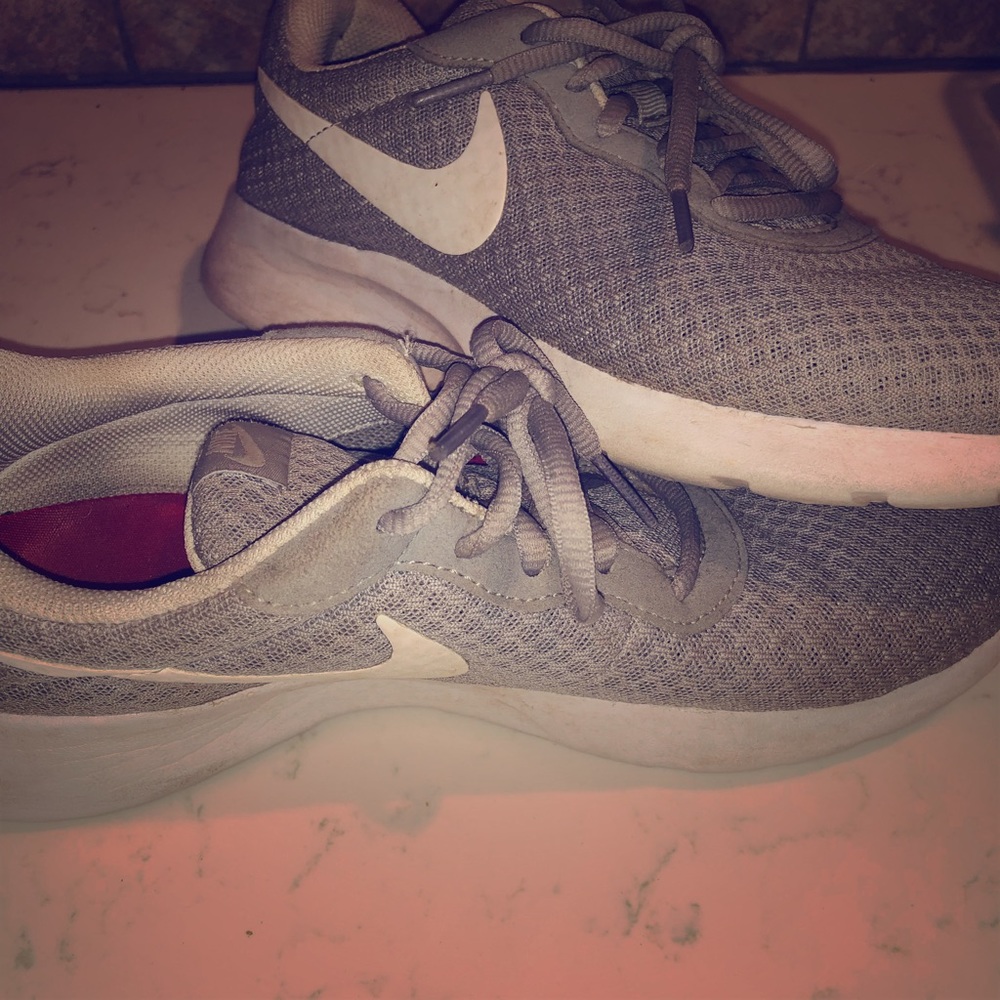 Nike Tanjun Sneakers